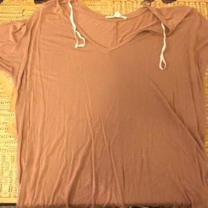 Forever 21 women’s T-shirt